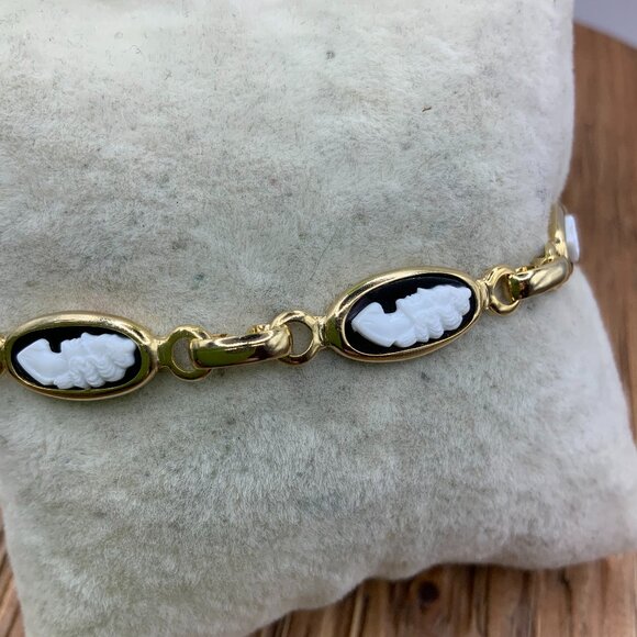 Cameo Black White Gold Tone Faceted Lady Facing Left Bracelet - Picture 1 of 7